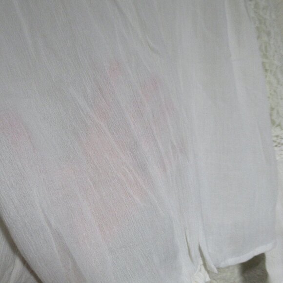 Boho Juniors White Lace Bell Sleeve Front Tie Top NWOT - Picture 2 of 5